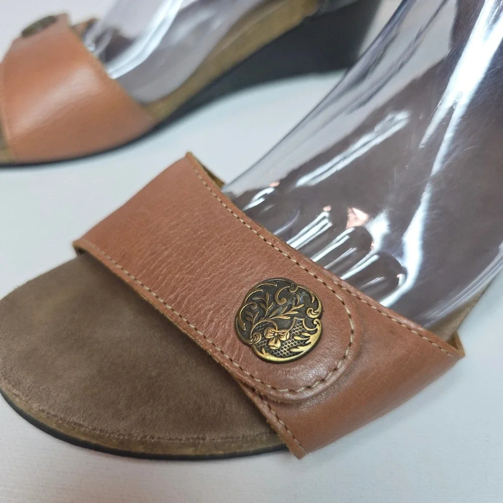 Taos Women's Wedge Sandals Patten Black Tan Leather Ankle‎ Strap Size 41 Comfy